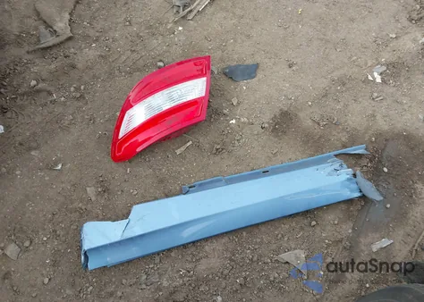 2010 Mercedes-Benz C 300 Luxury 4Matic z USA, uszkodzony, nr VIN WDDGF8BB1AF413530